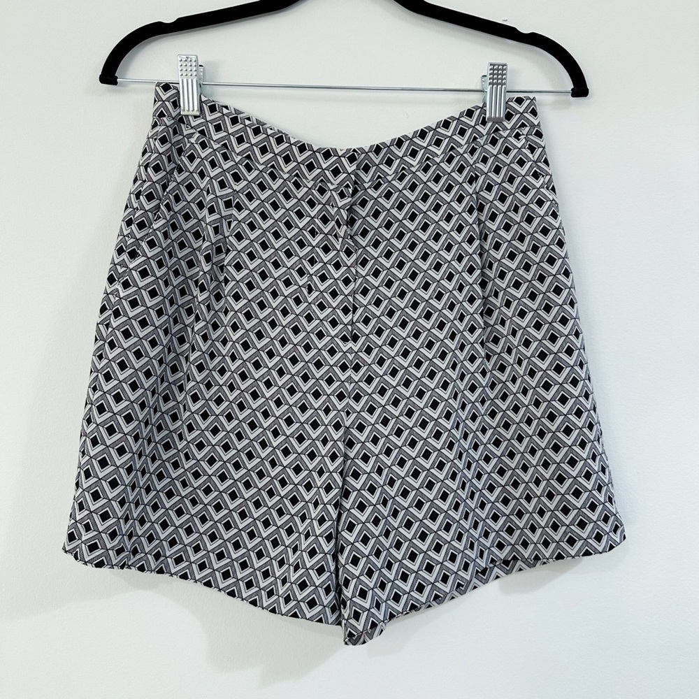 NWT Reiss Geometric Silk Shorts Size 6